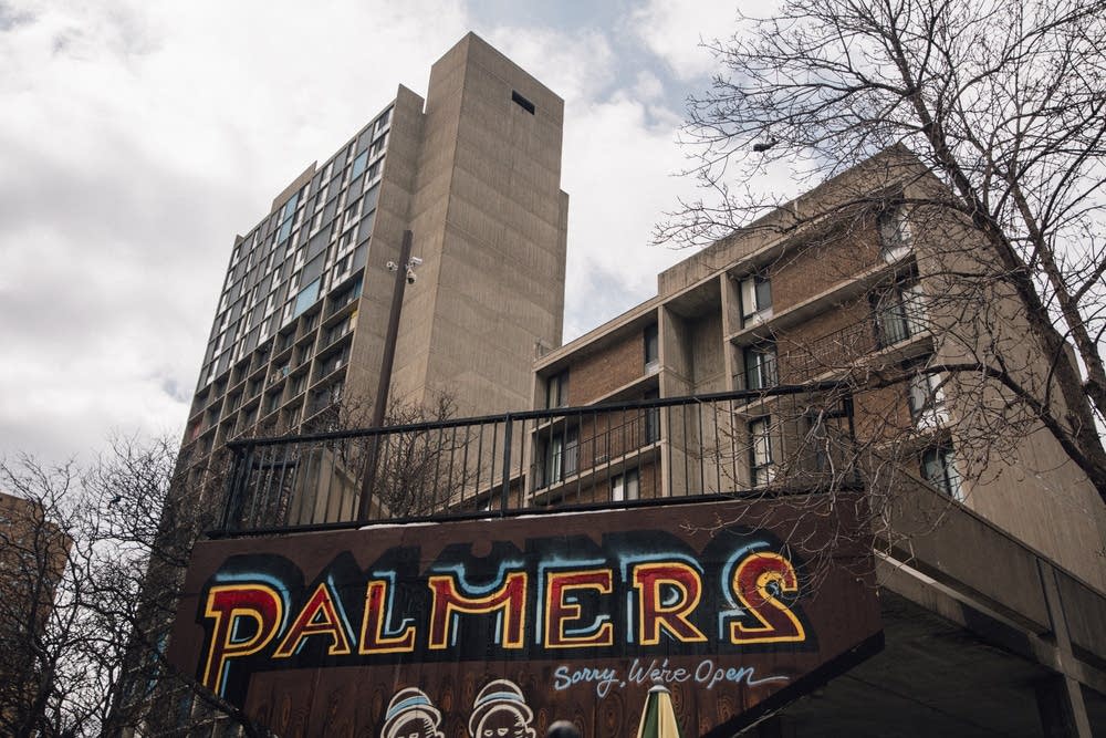 Inside Minneapolis's Palmer's Bar, where Bonnie Raitt was once a