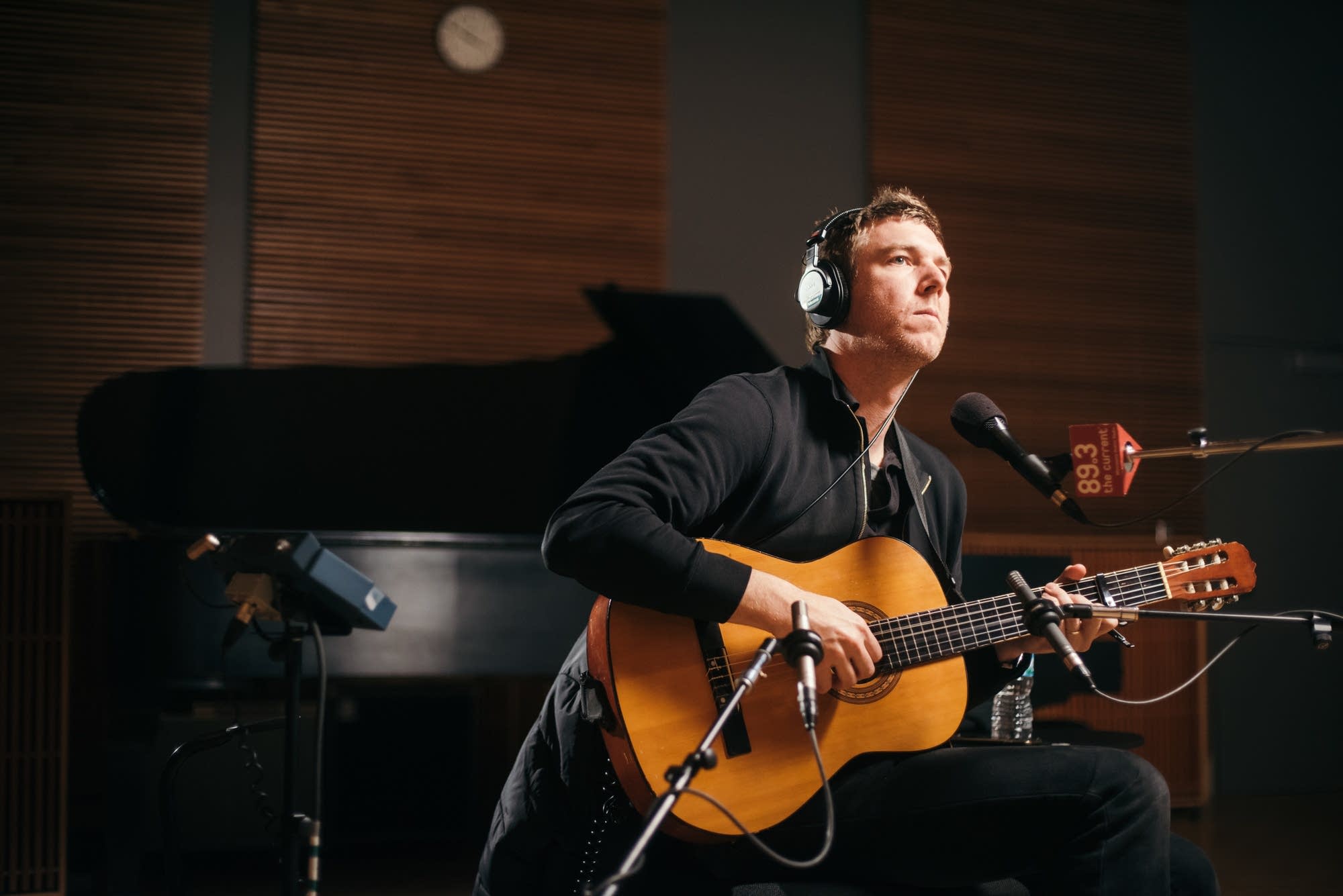 Hamilton Leithauser performs a solo acoustic set at The Current