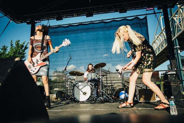 Coffee Break: Monday morning punk