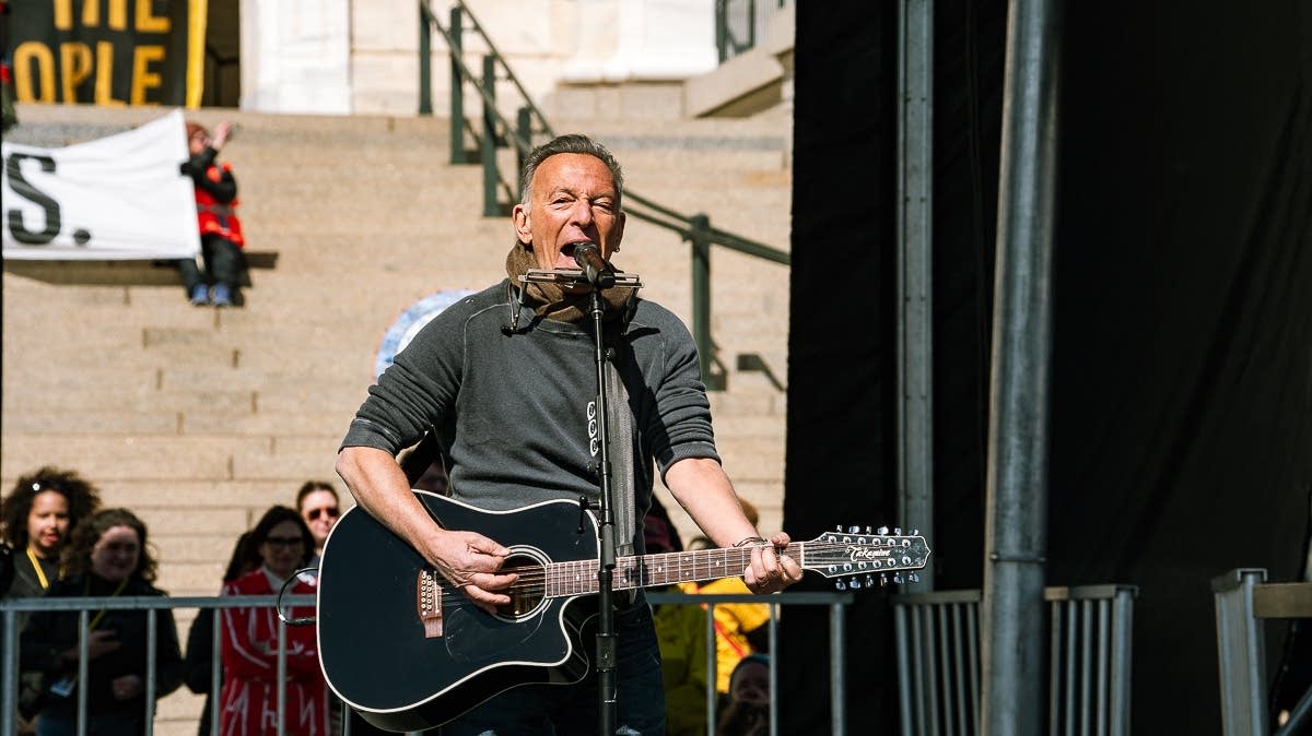 Bruce Springsteen brings 'Streets of Minneapolis' home to launch a political U.S. tour