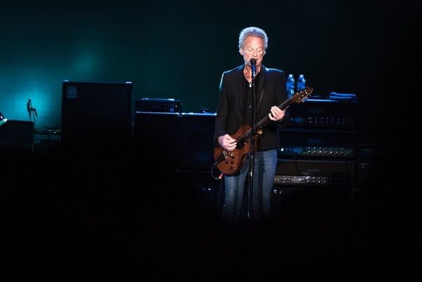 Lindsey Buckingham performing with Fleetwood Mac in 2014 at Target Center.