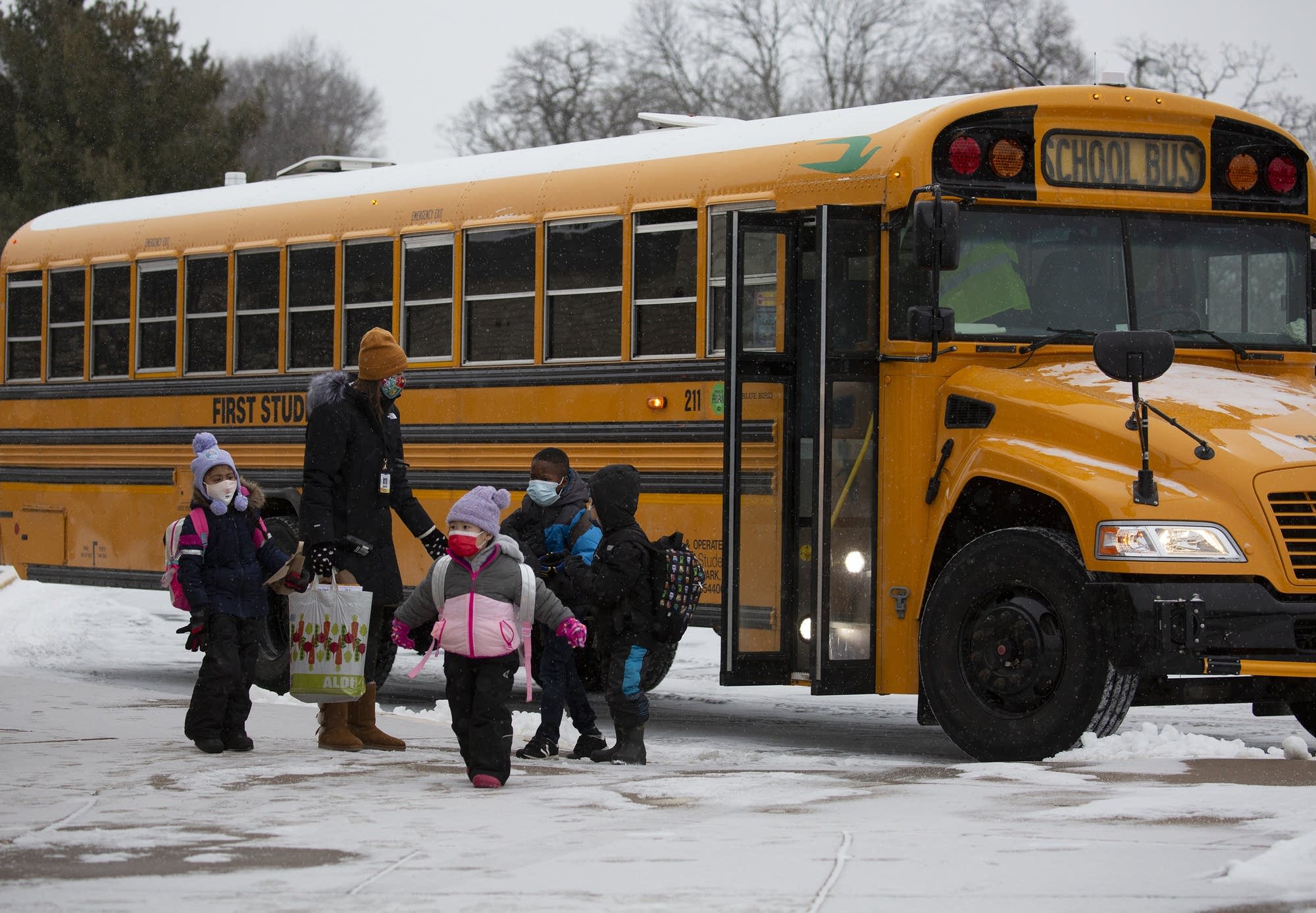Minnesota's largest school district drops mask mandate for K-6 students ...