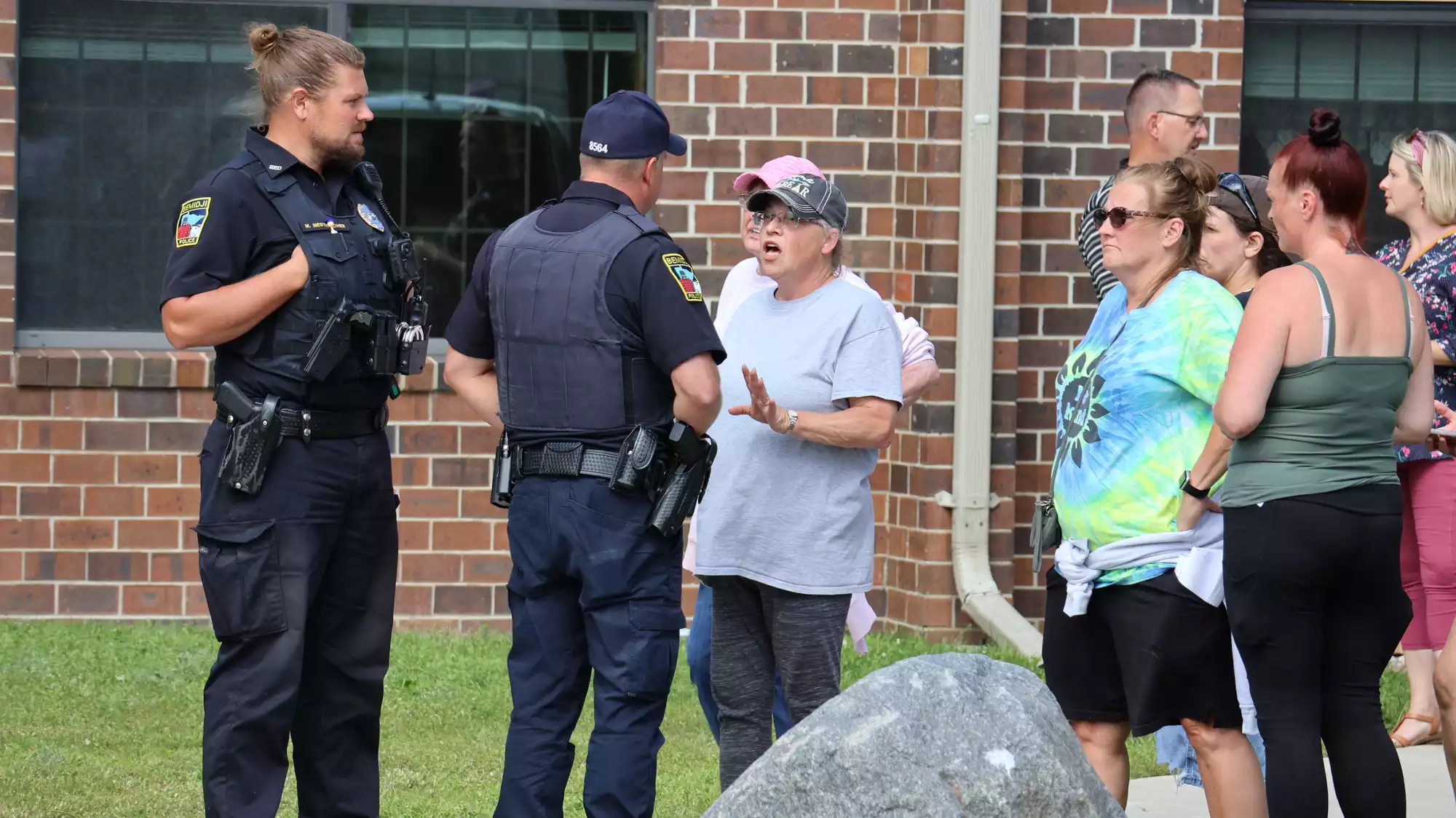 Unsafe Bemidji subsidized housing building evacuated, residents say