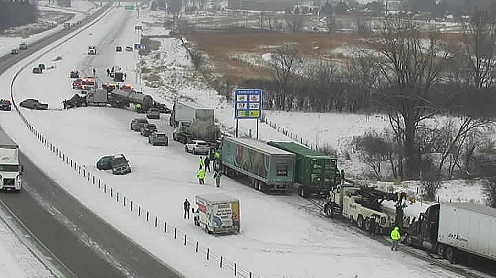 Dozens of crashes reported on snowy roads in Minnesota, including I35