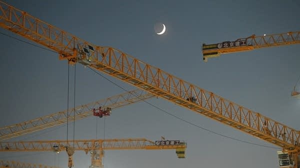 Building on Earth is hard enough, but building on the moon? It could certainly be easier if using existing resources like lunar regolith. 