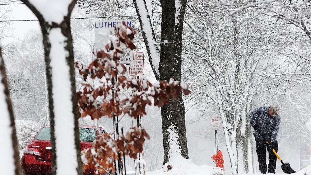 Biggest snowstorm in two years blankets region, hobbling commute | MPR News