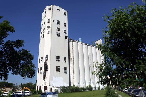 Grain elevator