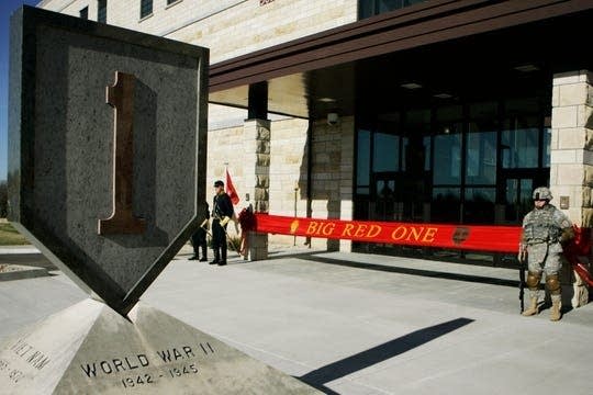 U.S. soldier arrested on charge of sharing bomb instructions
