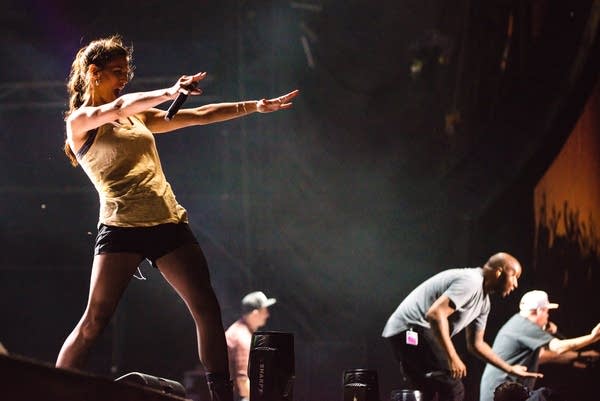 050_MNmusiconaStick_DSC1053