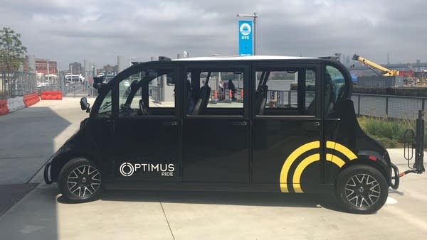 Boston-based startup Optimus Ride is testing a self-driving vehicle to shuttle passengers at the Brooklyn Navy Yard.