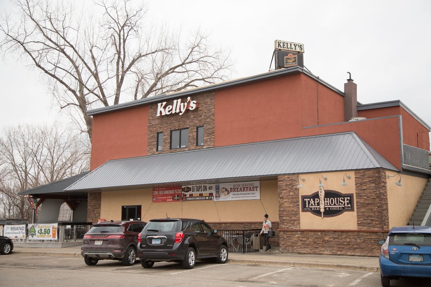 Is the Trampled By Turtles song 'Kelly's Bar' inspired by a real place