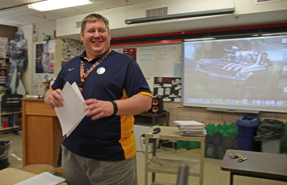 Jon Anderson addresses AP U.S. history students