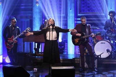 Natalie Merchant performs with the Roots on 'The Tonight Show'