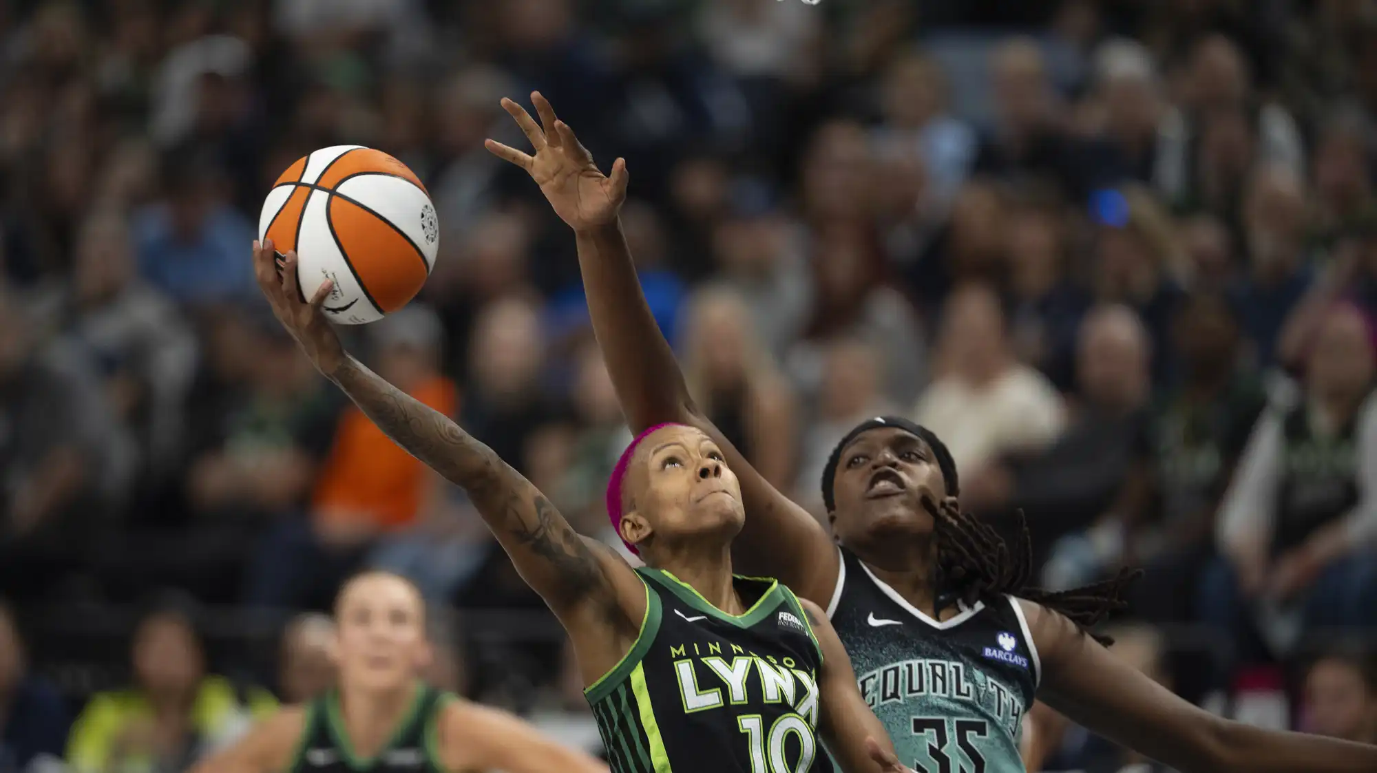 Minnesota Lynx beat New York Liberty 100-93. Collier