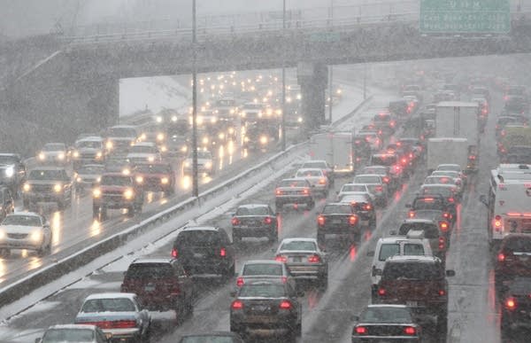 Wintry mix causes holiday travel delays