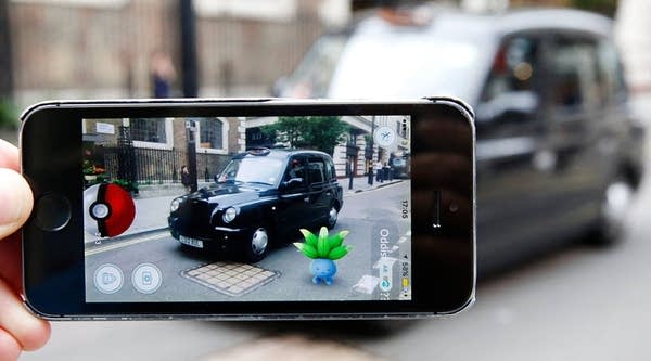 Yes, lots of people are still playing "Pokemon Go"