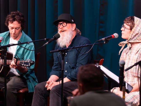 Recap & photos: Lambchop's stunning set makes magic at Crooners