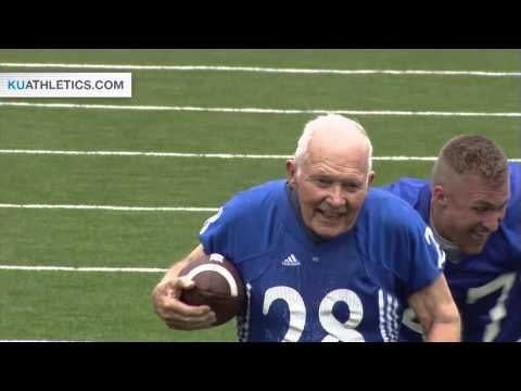 89-year old scores touchdown in college ‘game’
