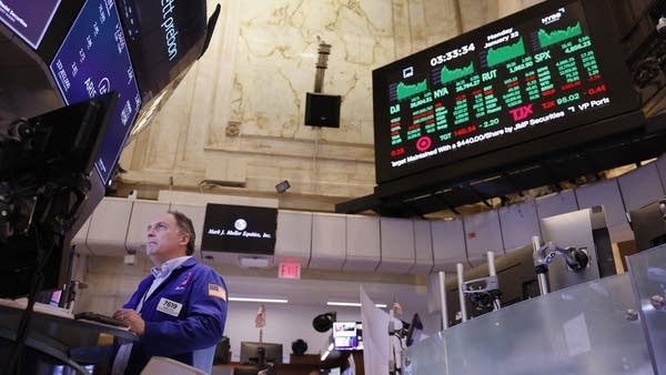 Traders on the floor of the New York Stock Exchange