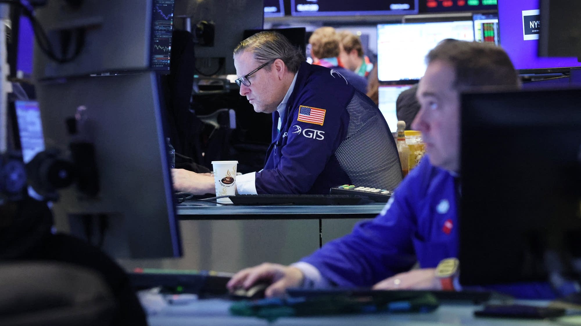 Iran Conflict Triggers Bond Sell-Off, Fueling Fiscal Deficit and Inflation Concerns