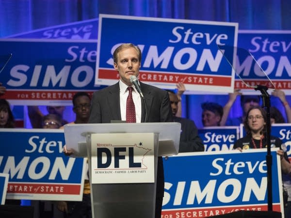 Steve Simon at Minnesota DFL convention.