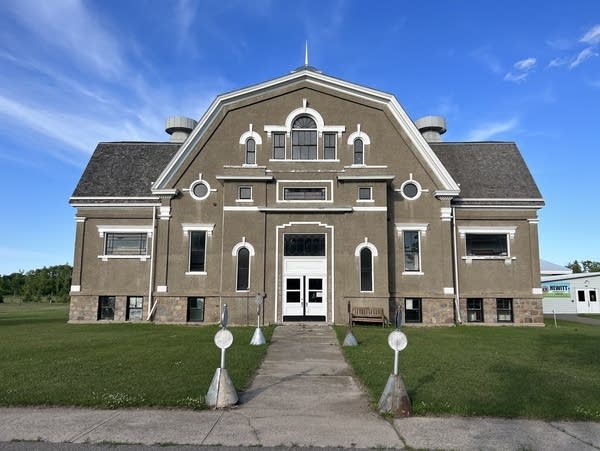 Photos: Minnesota’s old school buildings stir memories of a small-town past