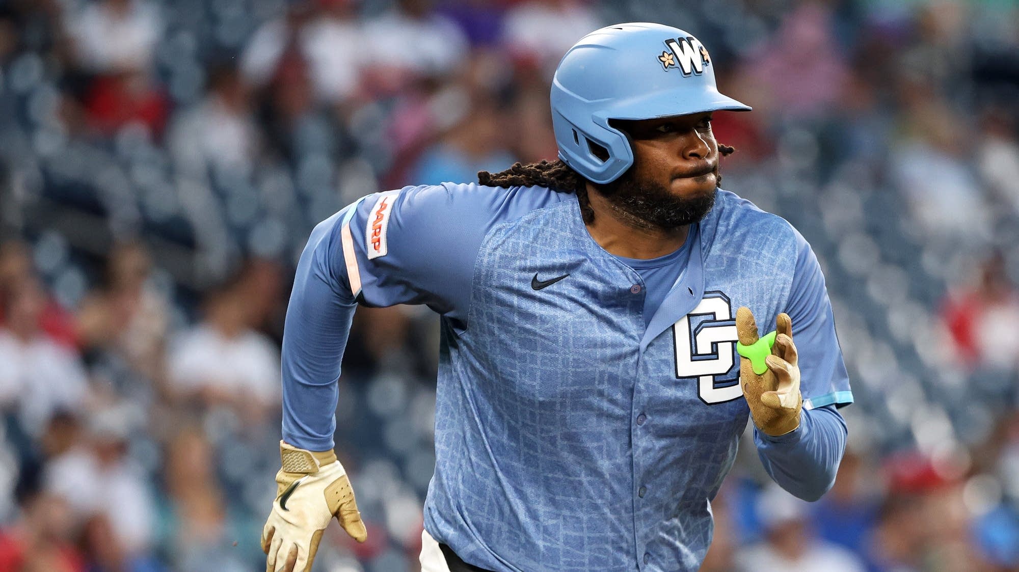 Twins add first baseman Josh Bell with agreement on $7 million contract, AP source says