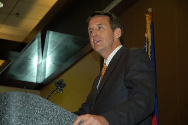 Gov. Tim Pawlenty speaks at a delegate breakfast