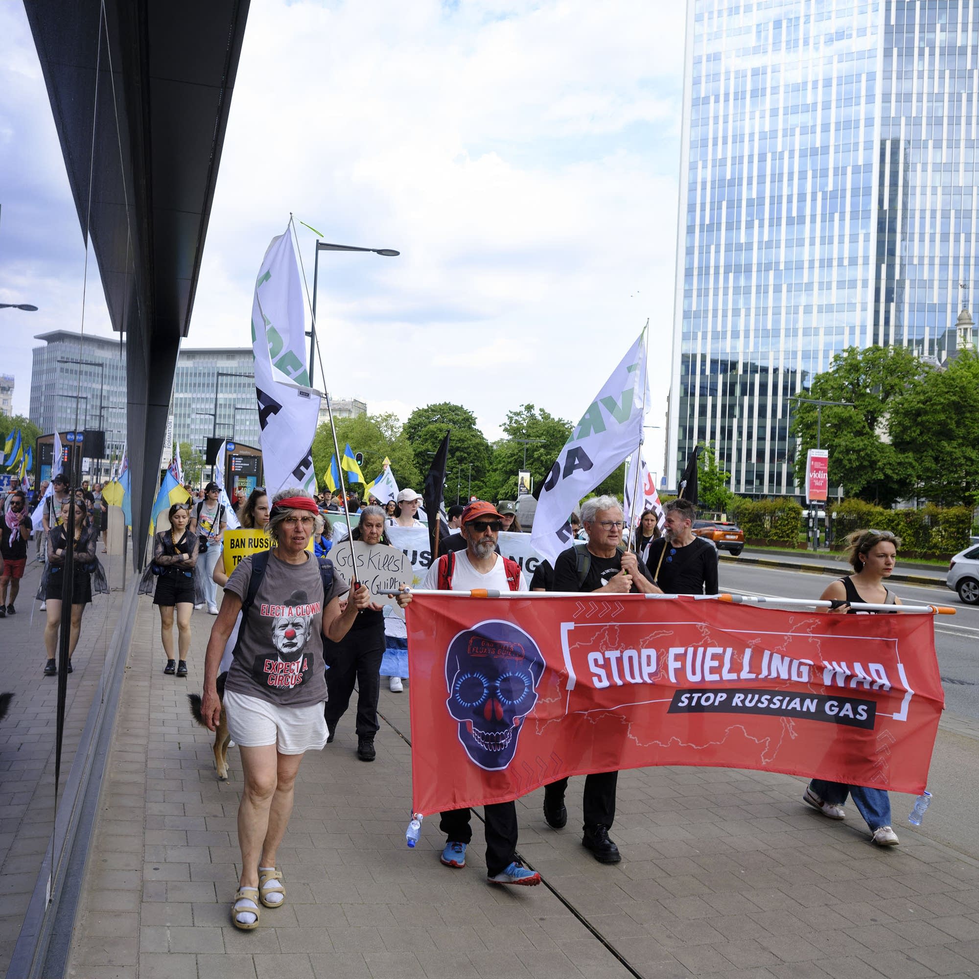 Europeans pledge to cut out Russian gas