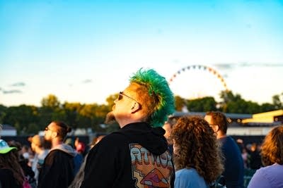 People watching performance