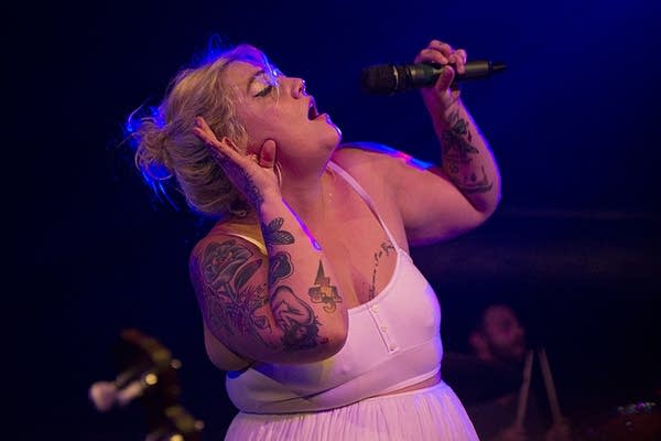 ELLEKING4