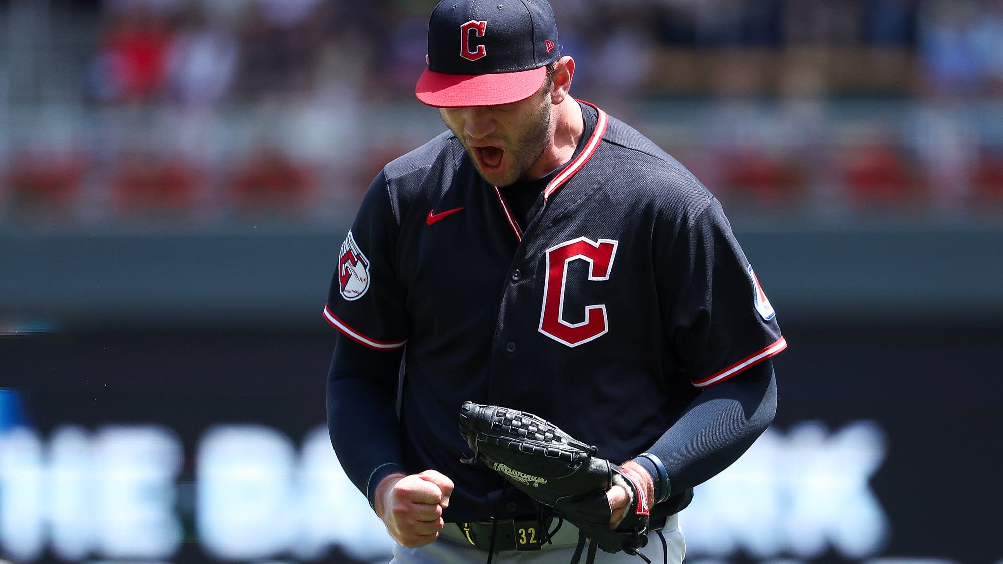 Twins can't complete sweep in 5-2 loss Twins can't complete sweep in 5-2 loss