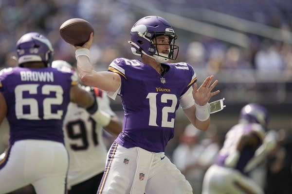 Patriots beat Vikings 20-12 as rookies Henderson and Chism each record another preseason TD