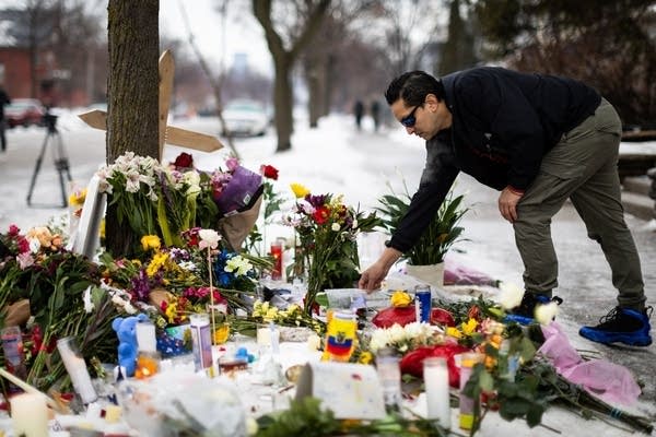 FBI takes over investigation into fatal shooting of Renee Good