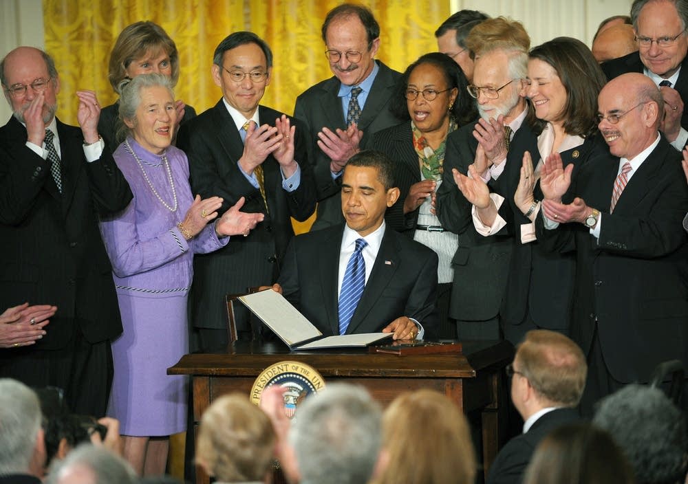Obama signs stem cell order