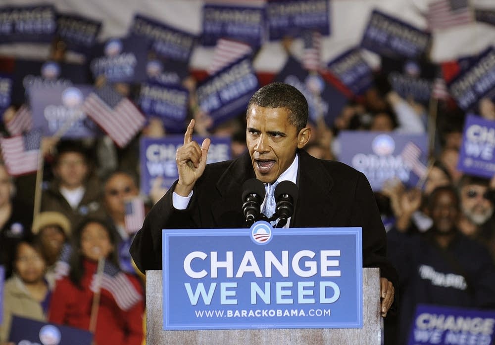Barack Obama speaks at a rally in Virginia