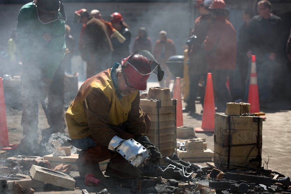 Iron pour