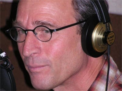 larry long performs studio mpr mike