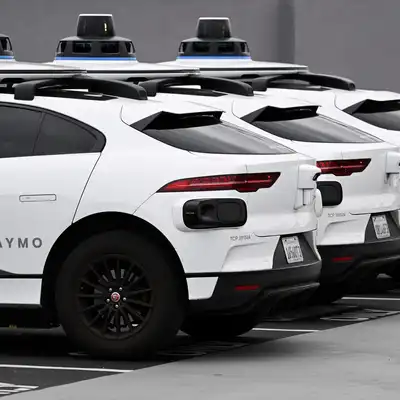 7f9561-20251120-waymo01-