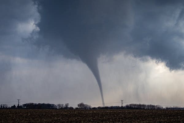 At least 3 tornadoes hit southern Minnesota Tuesday evening