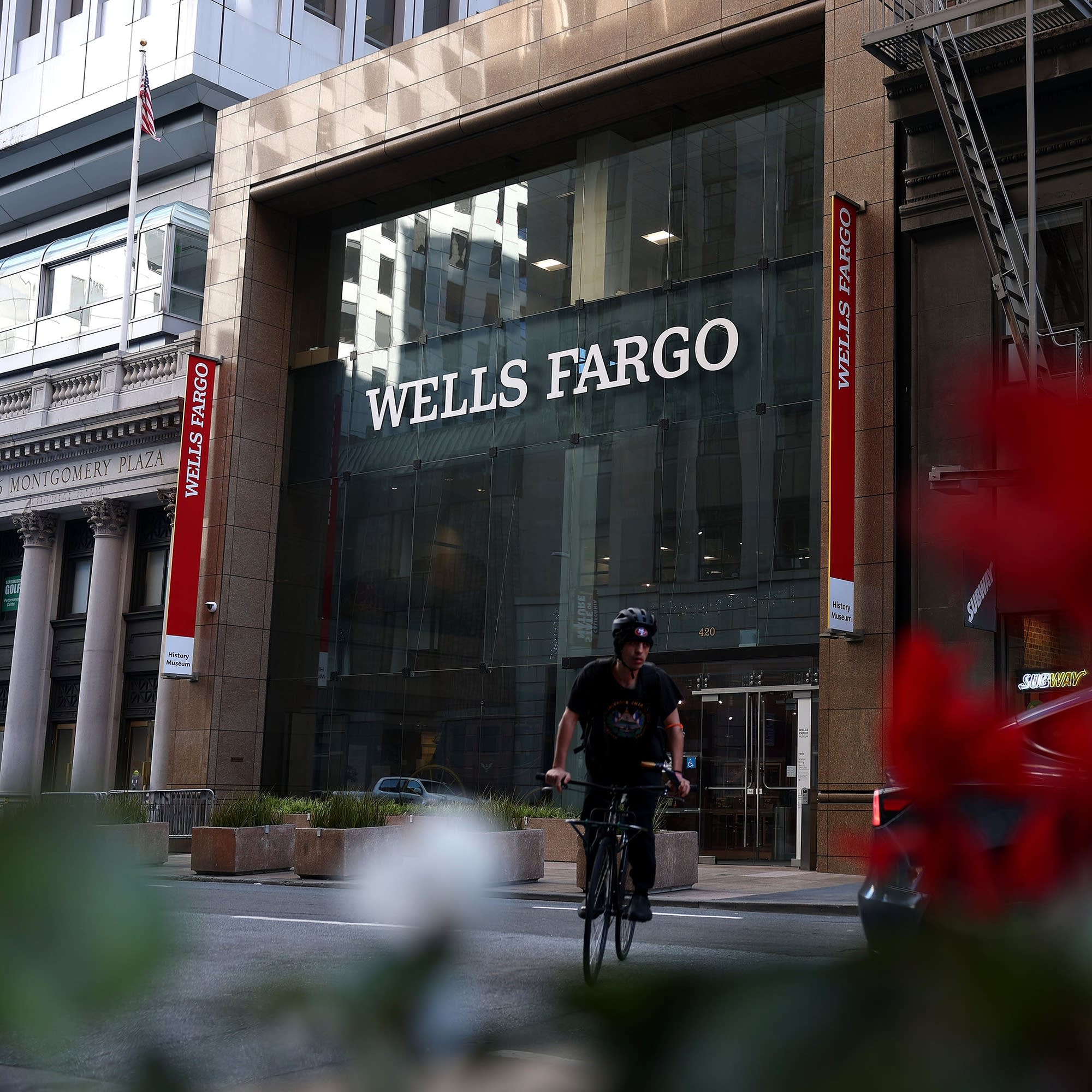 Big banks post big earnings, but lending is more muted