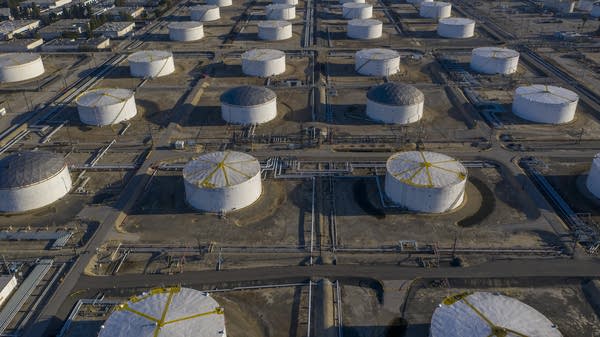 U.S. oil inventories fall to a 22-year low