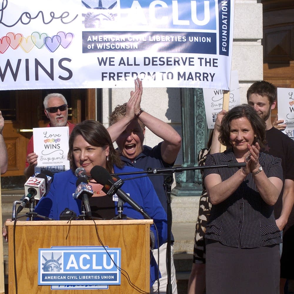 Plaintiffs in gay marriage lawsuit wed in Oklahoma, image size:1000x1000