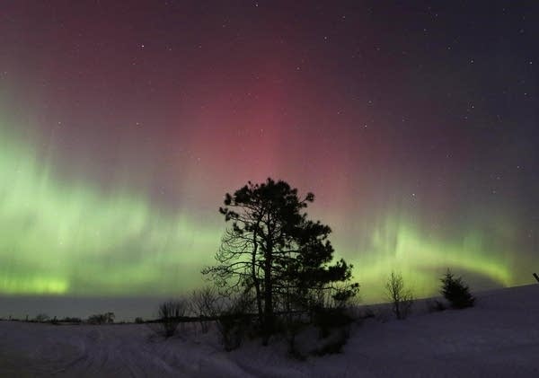 Chance to spot the northern lights Sunday night across Minnesota skies