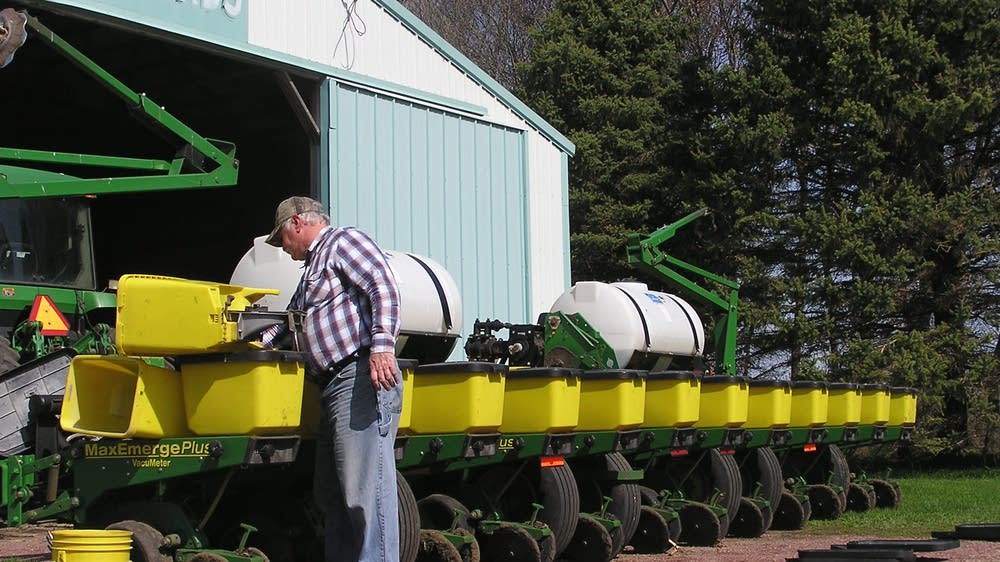 Sodden spring spells uncertainty for Minnesota crop prices | MPR News