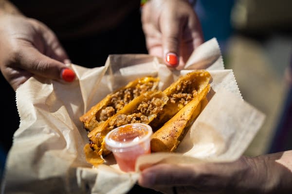 Lumpia cheese curds