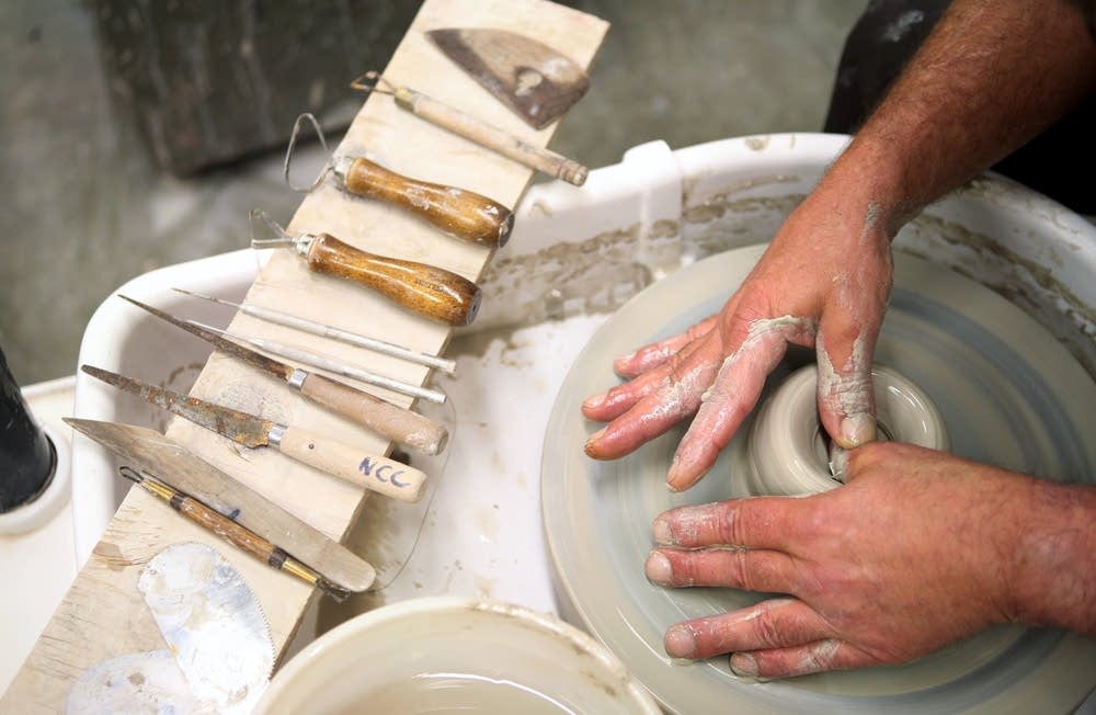 Throwing a pot