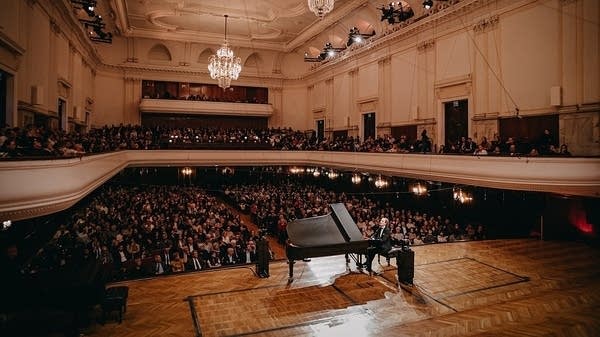 Two pianos, one orchestra