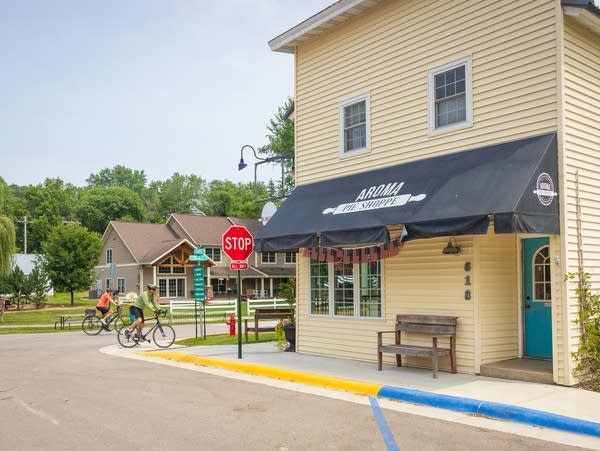 Appetites: Whalan pie shop offers bikers a delicious treat on Root River trail