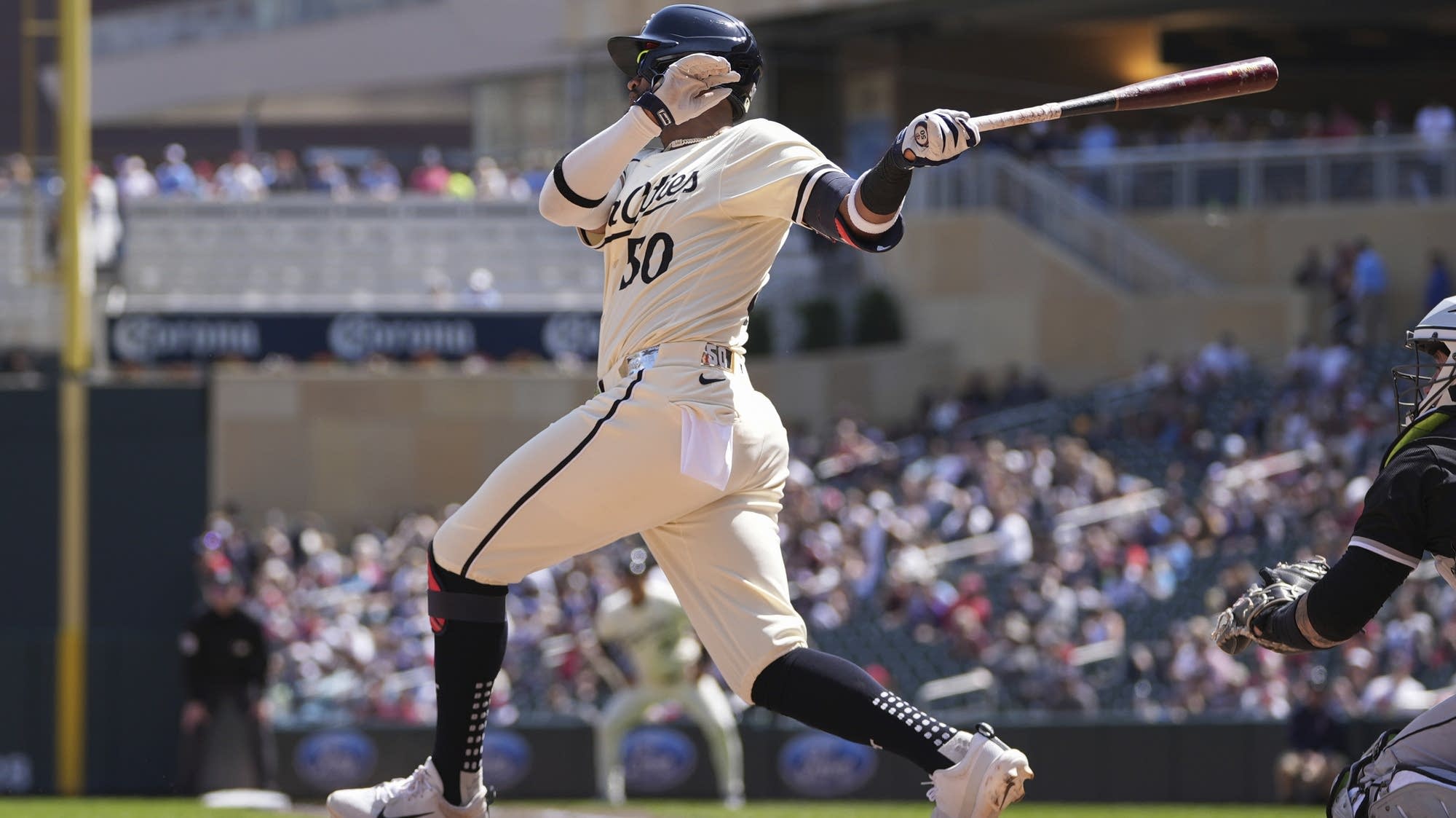 Twins sweep the White Sox with a 6-3 victory - Vimarsana News